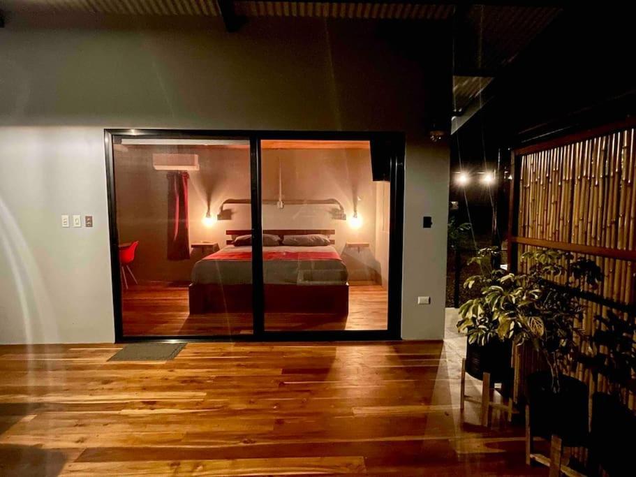 Industrial Studio With Private Jacuzzi Увіта Екстер'єр фото