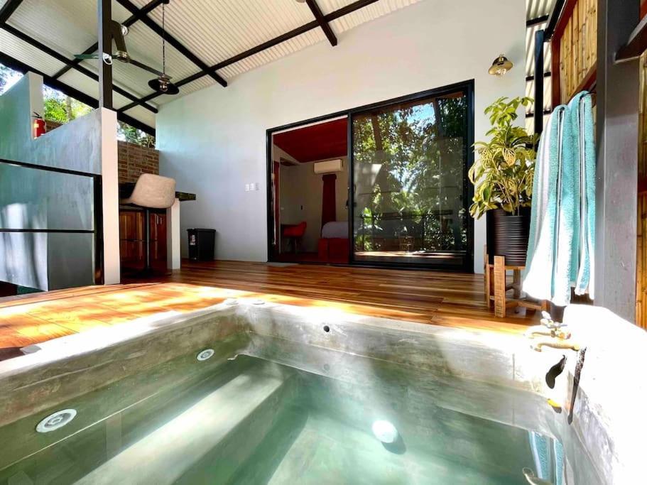 Industrial Studio With Private Jacuzzi Увіта Екстер'єр фото